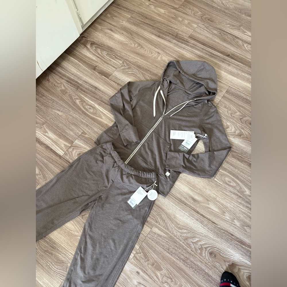 Vuori dream knit performance hoodie and modern pants set in chia heather jacket - Picture 7 of 7